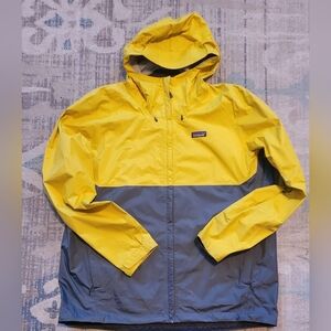 Patagonia Torrentshell Jacket. Yellow/Dark Green. Size XXL. Great Condition.